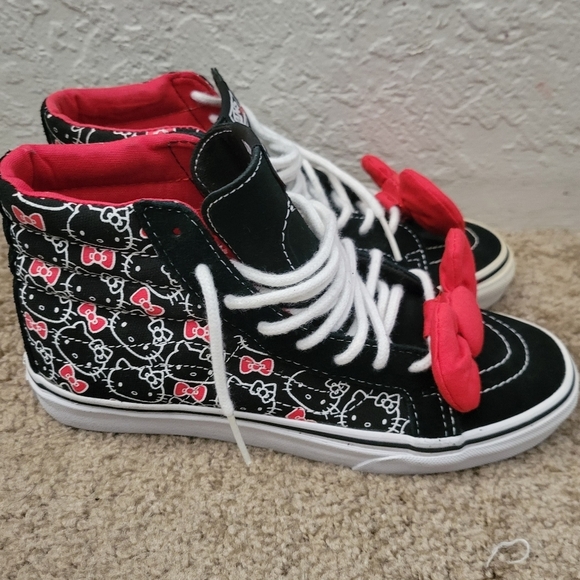 Vans Hello Kitty Sk8 Hi Shoe Size W 6.5 M 5 - Picture 2 of 7